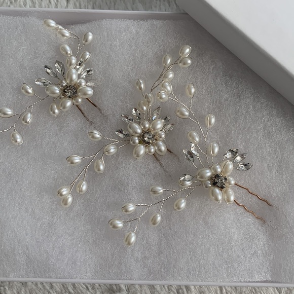 BRIDE Hair Accessories - Picture 2 of 3